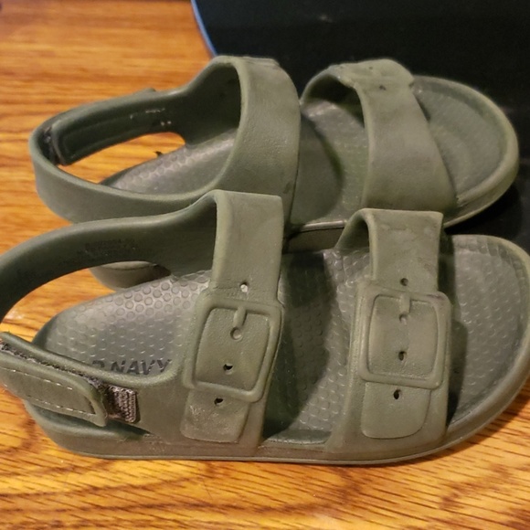 Sandals - Picture 4 of 4